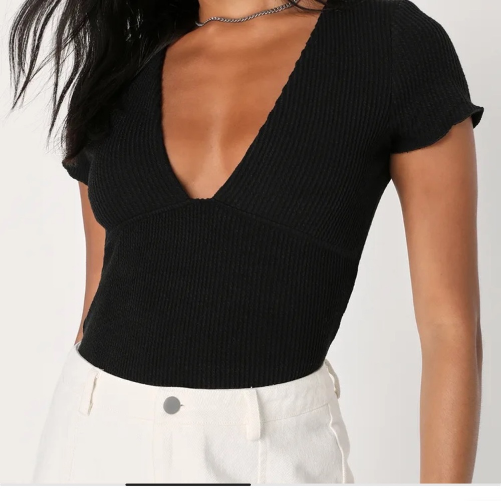 Black ribbed v-neck